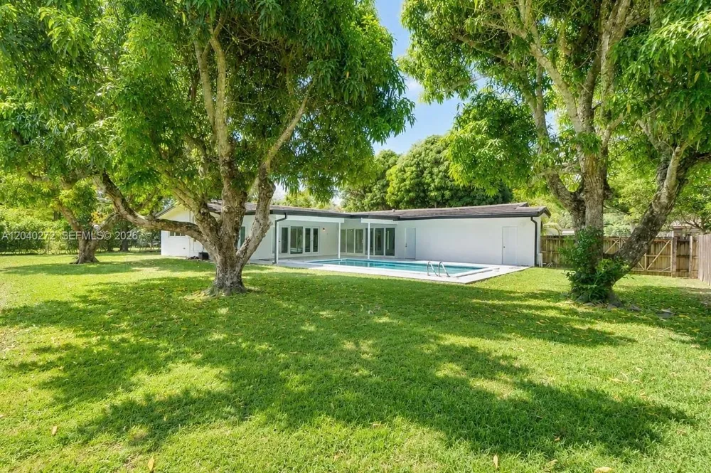 8265 SW 149th Dr Palmetto Bay, FL 33158