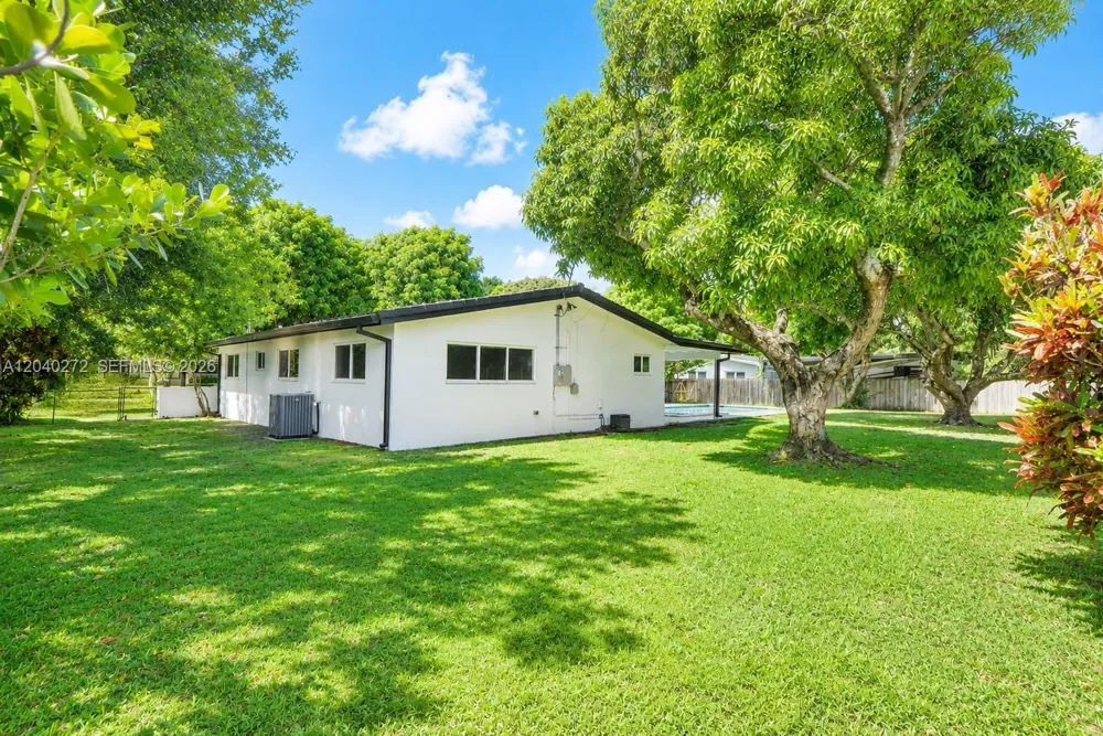 8265 SW 149th Dr Palmetto Bay, FL 33158
