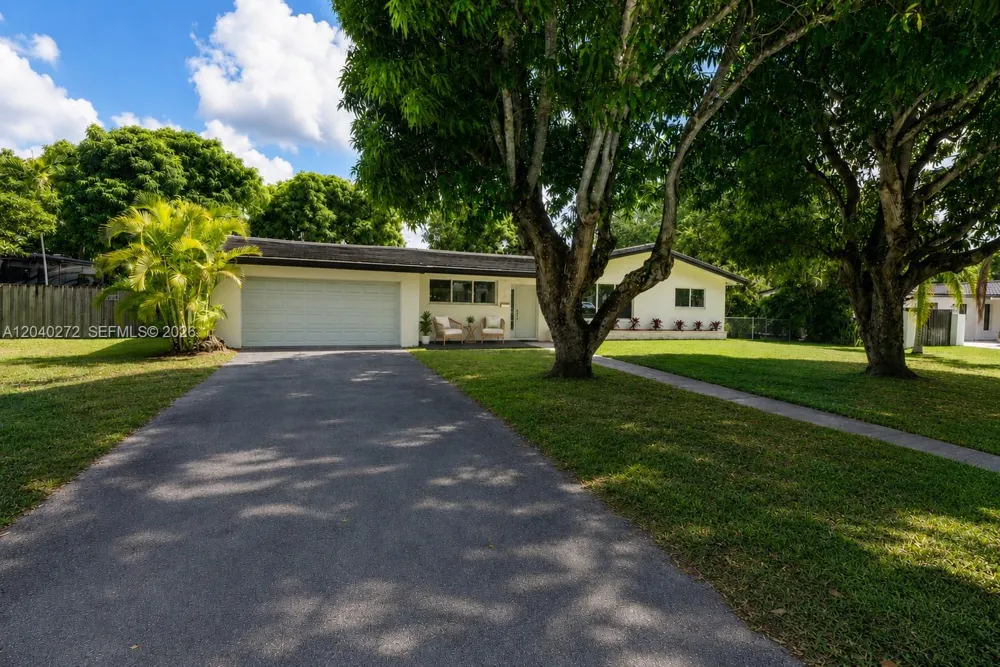 8265 SW 149th Dr Palmetto Bay, FL 33158