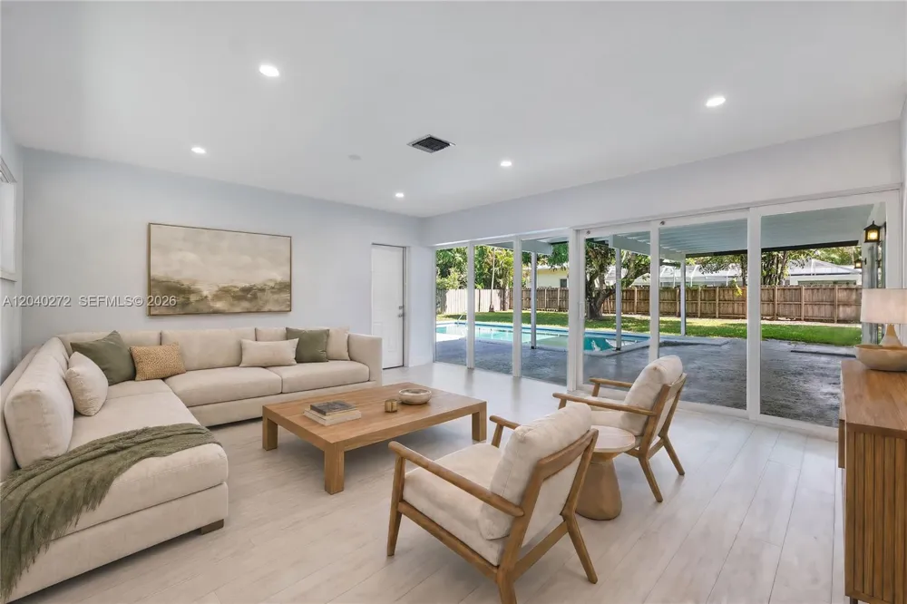 8265 SW 149th Dr Palmetto Bay, FL 33158