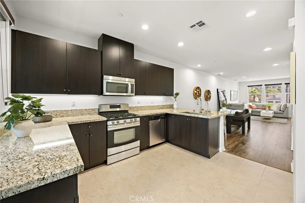 806 E Promenade #C Azusa, CA 91702