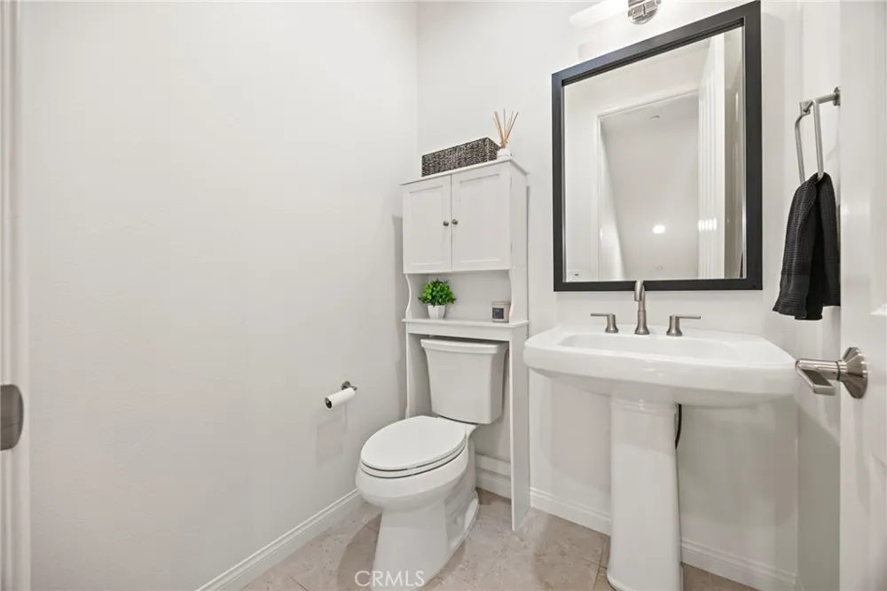 806 E Promenade #C Azusa, CA 91702