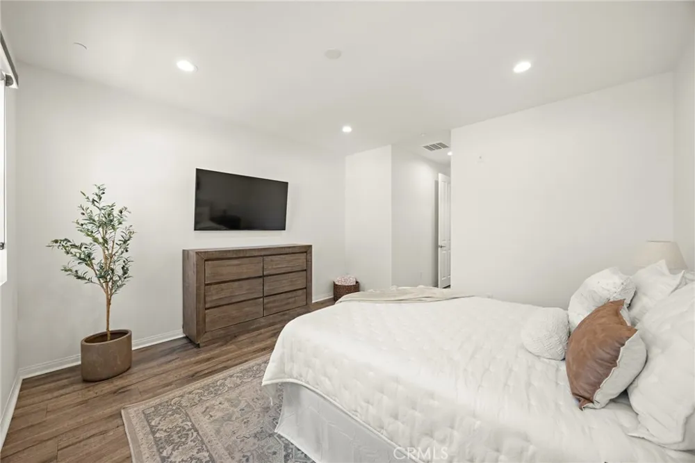 806 E Promenade #C Azusa, CA 91702