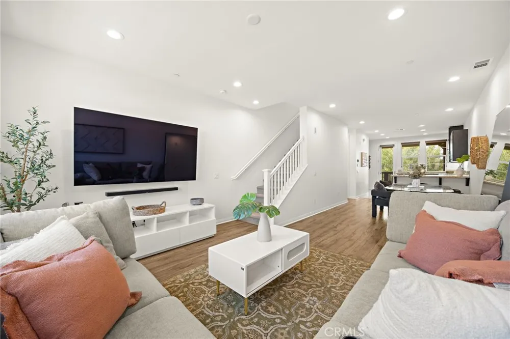 806 E Promenade #C Azusa, CA 91702
