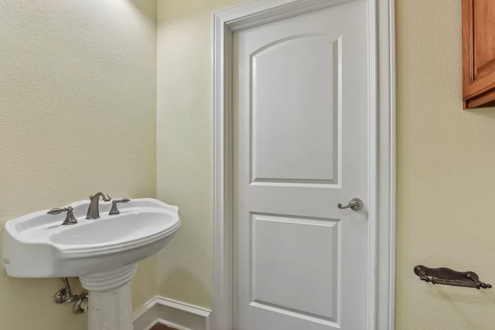 1915 Oak Forest Drive Round Rock, TX 78681