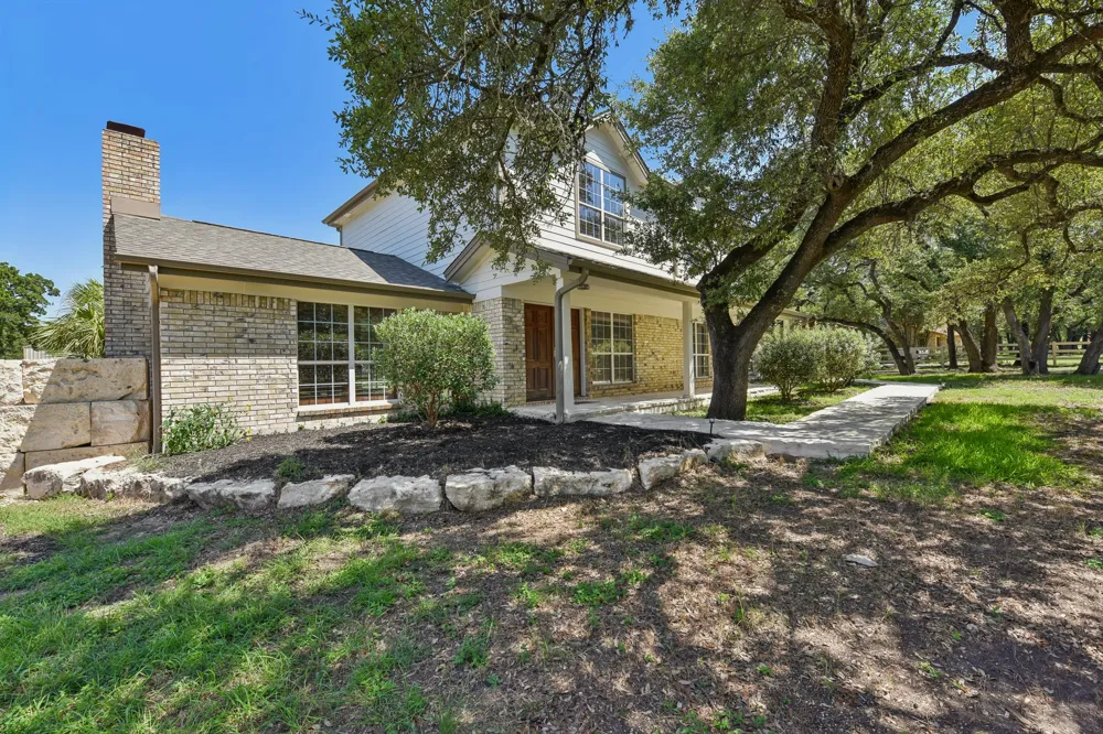 1915 Oak Forest Drive Round Rock, TX 78681