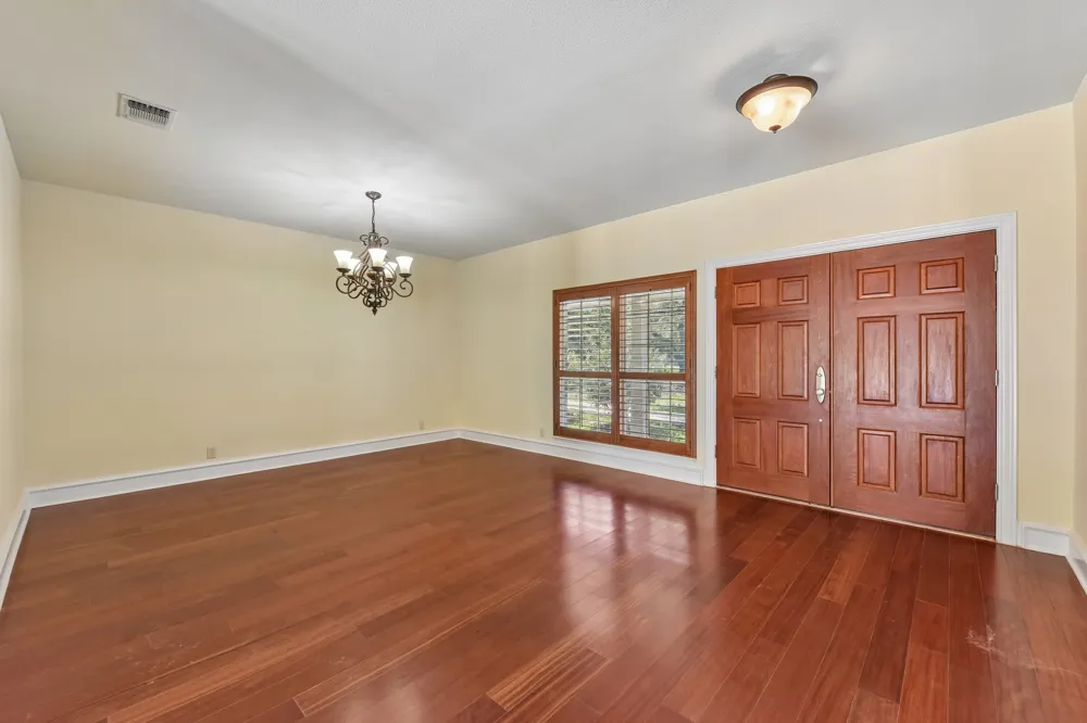1915 Oak Forest Drive Round Rock, TX 78681