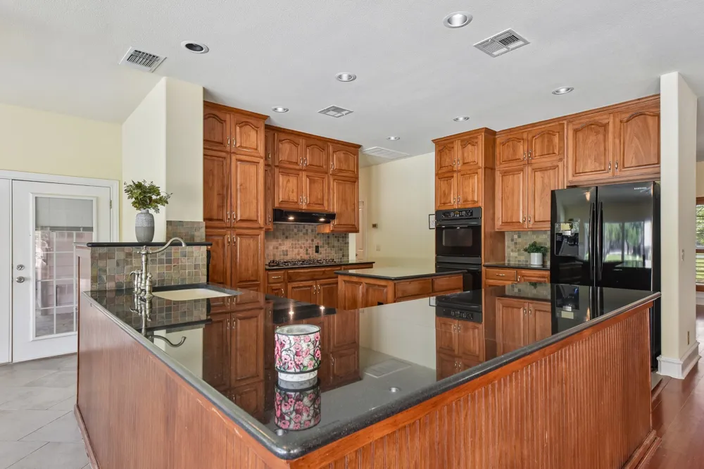 1915 Oak Forest Drive Round Rock, TX 78681