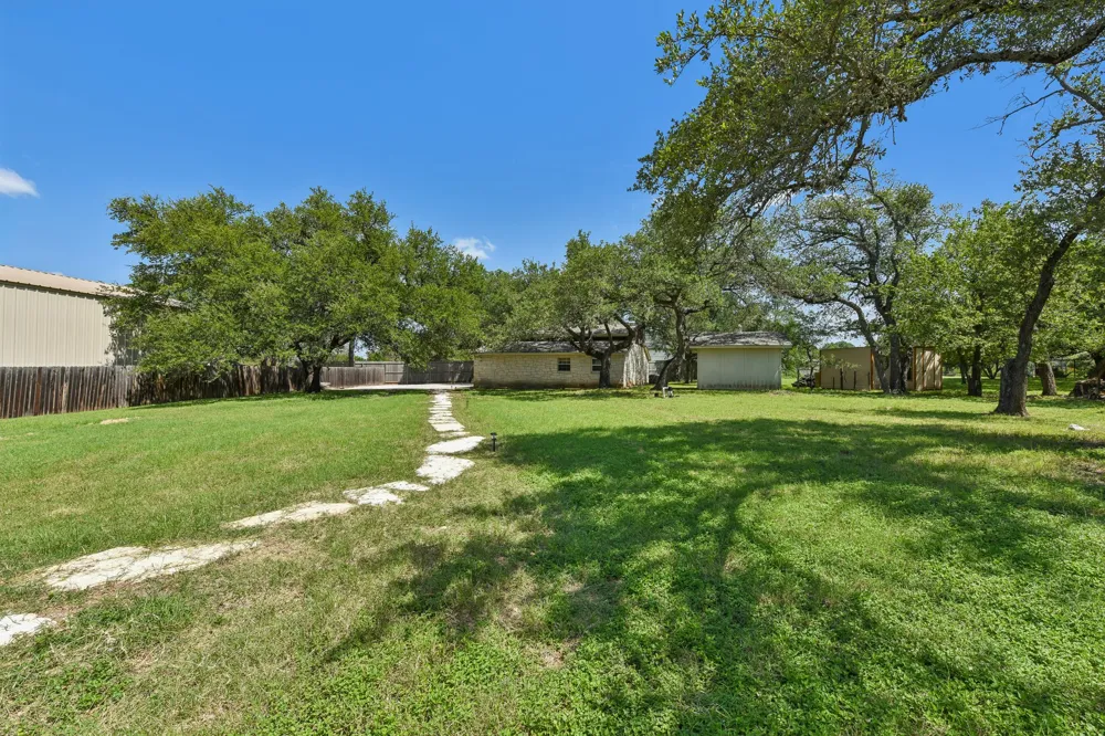 1915 Oak Forest Drive Round Rock, TX 78681