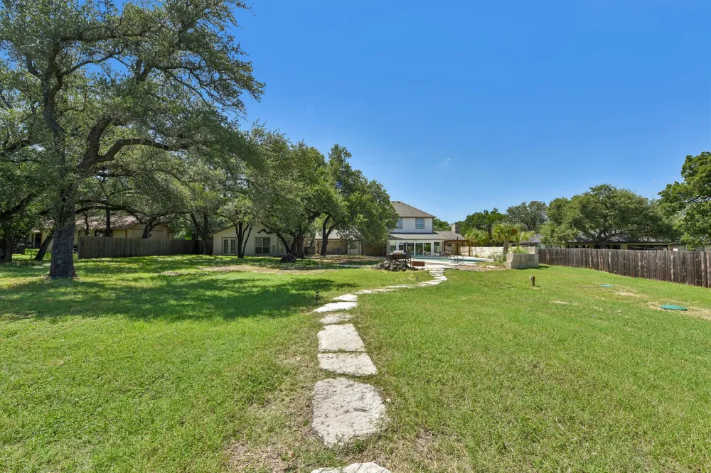 1915 Oak Forest Drive Round Rock, TX 78681