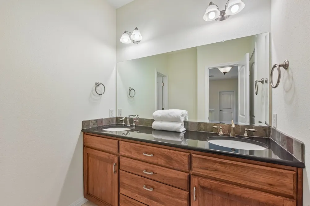 1915 Oak Forest Drive Round Rock, TX 78681