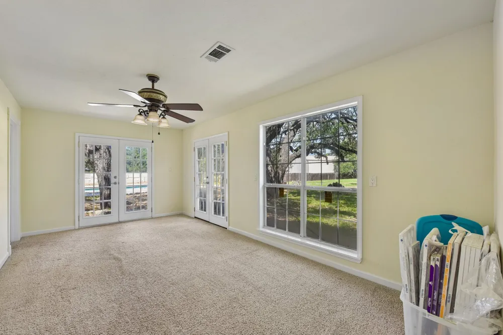 1915 Oak Forest Drive Round Rock, TX 78681