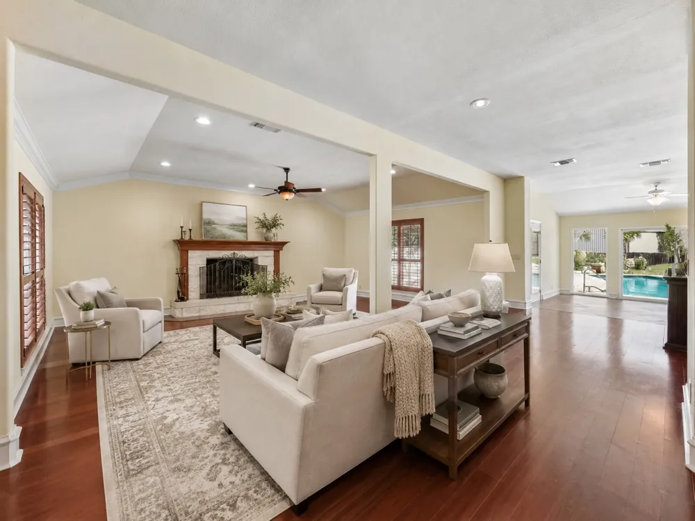 1915 Oak Forest Drive Round Rock, TX 78681