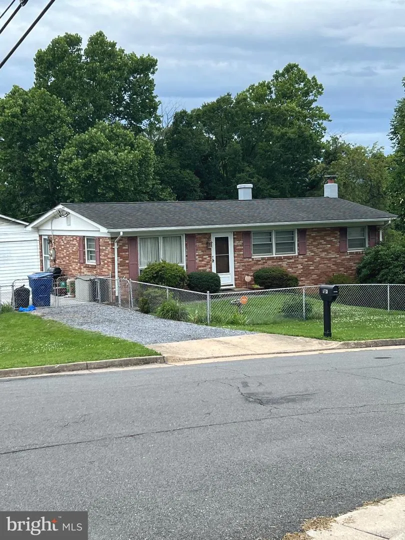 800 W 15TH STREET Front Royal, VA 22630