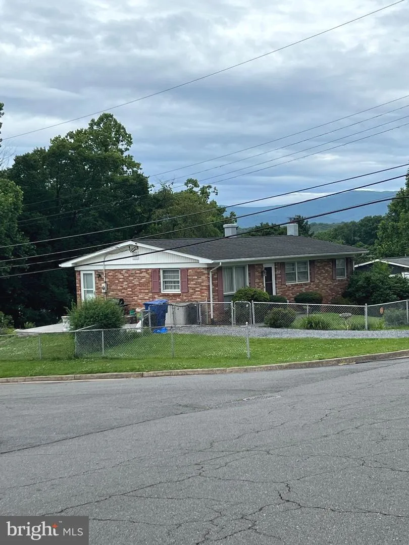 800 W 15TH STREET Front Royal, VA 22630