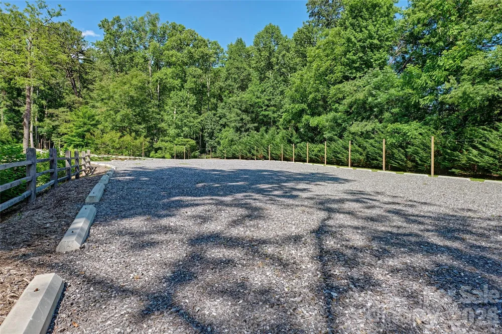 4017 Canada Road Tuckasegee, NC 28783