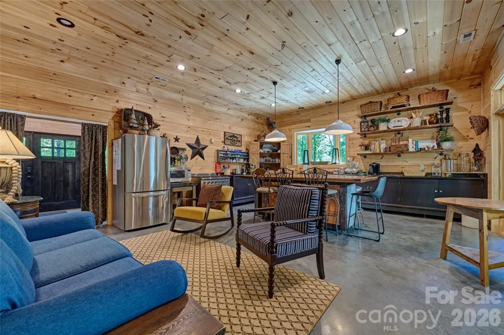 4017 Canada Road Tuckasegee, NC 28783
