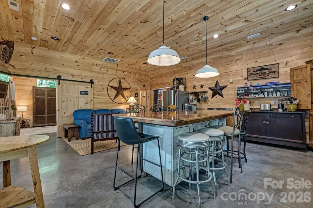 4017 Canada Road Tuckasegee, NC 28783