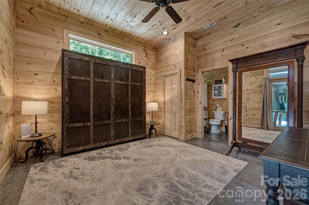 4017 Canada Road Tuckasegee, NC 28783