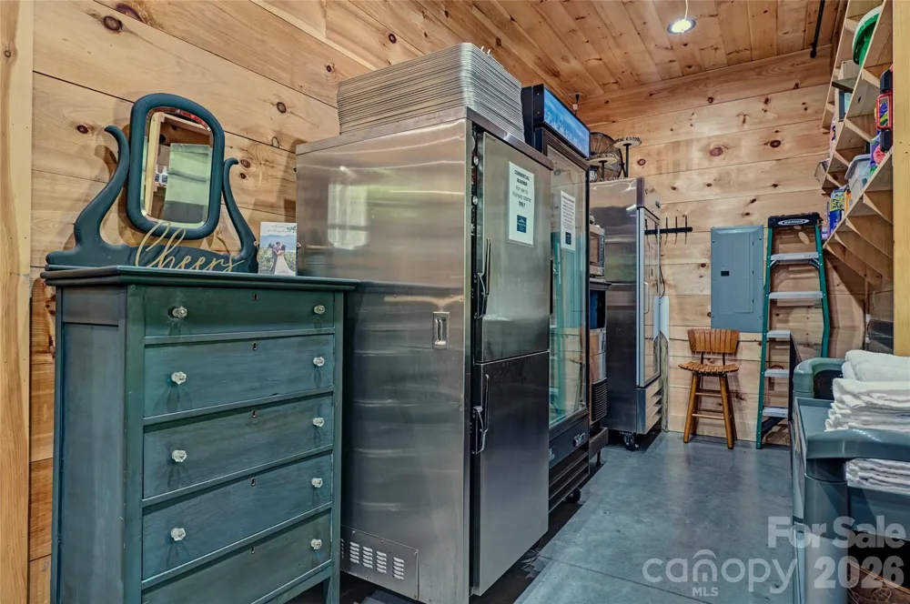 4017 Canada Road Tuckasegee, NC 28783