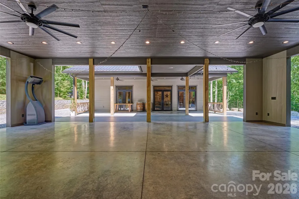 4017 Canada Road Tuckasegee, NC 28783