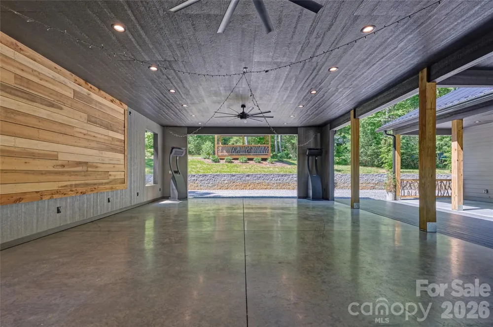 4017 Canada Road Tuckasegee, NC 28783