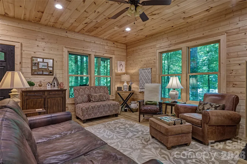 4017 Canada Road Tuckasegee, NC 28783