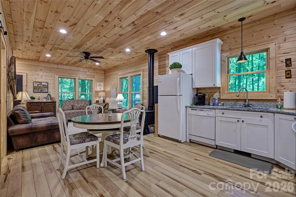 4017 Canada Road Tuckasegee, NC 28783