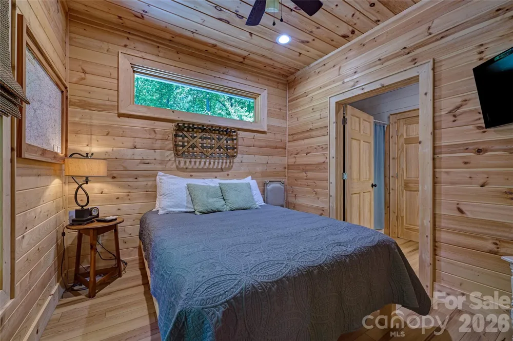 4017 Canada Road Tuckasegee, NC 28783