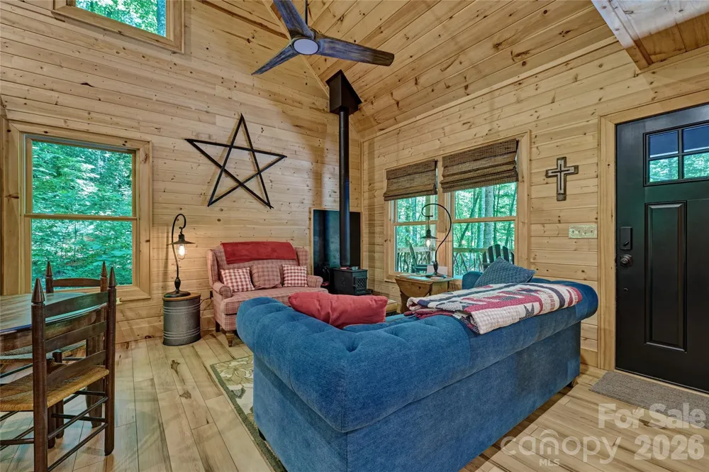 4017 Canada Road Tuckasegee, NC 28783