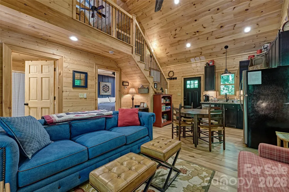 4017 Canada Road Tuckasegee, NC 28783