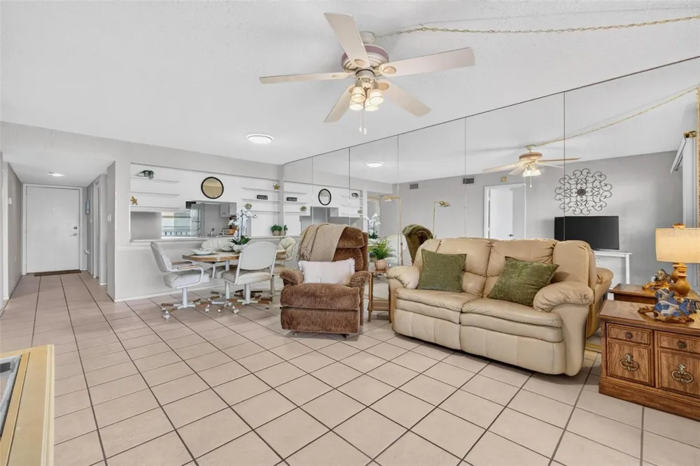 9860 62ND TERRACE #1043 St Petersburg, FL 33708