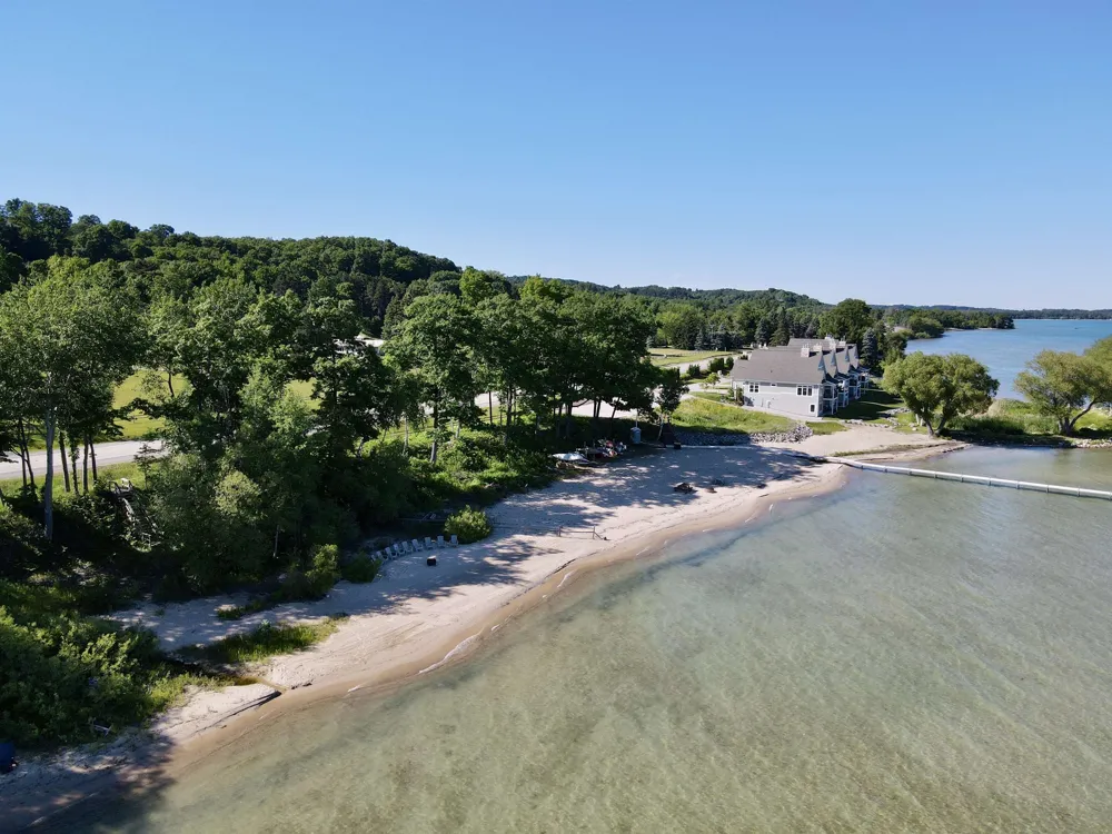 5552 S Spyglass Ridge Drive Suttons Bay Township, MI 49682