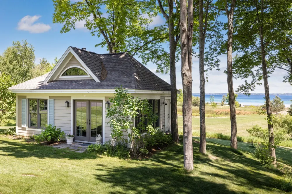 5552 S Spyglass Ridge Drive Suttons Bay Township, MI 49682
