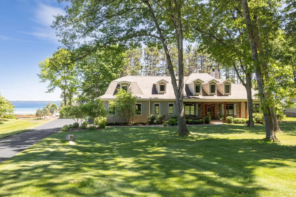 5552 S Spyglass Ridge Drive Suttons Bay Township, MI 49682