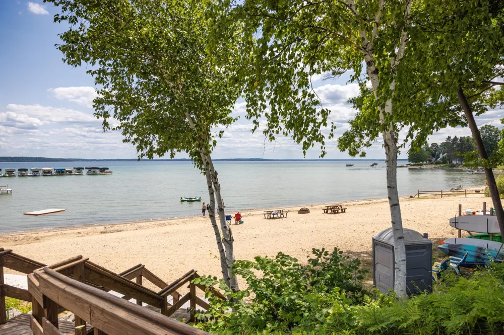5552 S Spyglass Ridge Drive Suttons Bay Township, MI 49682