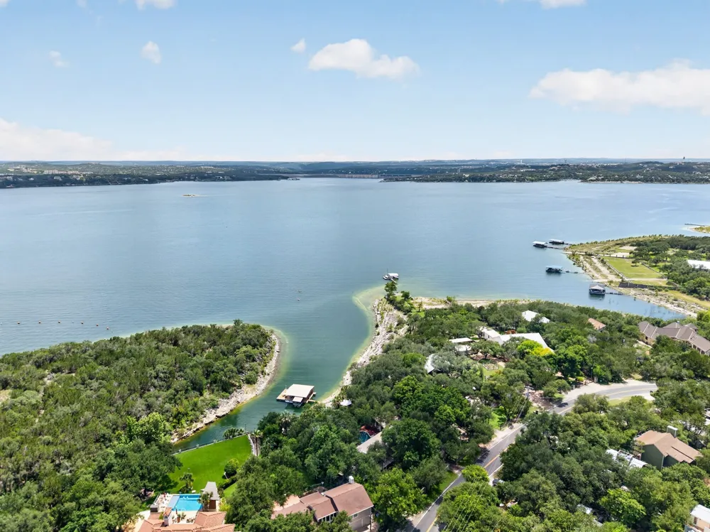 7044 Comanche Trail Austin, TX 78732