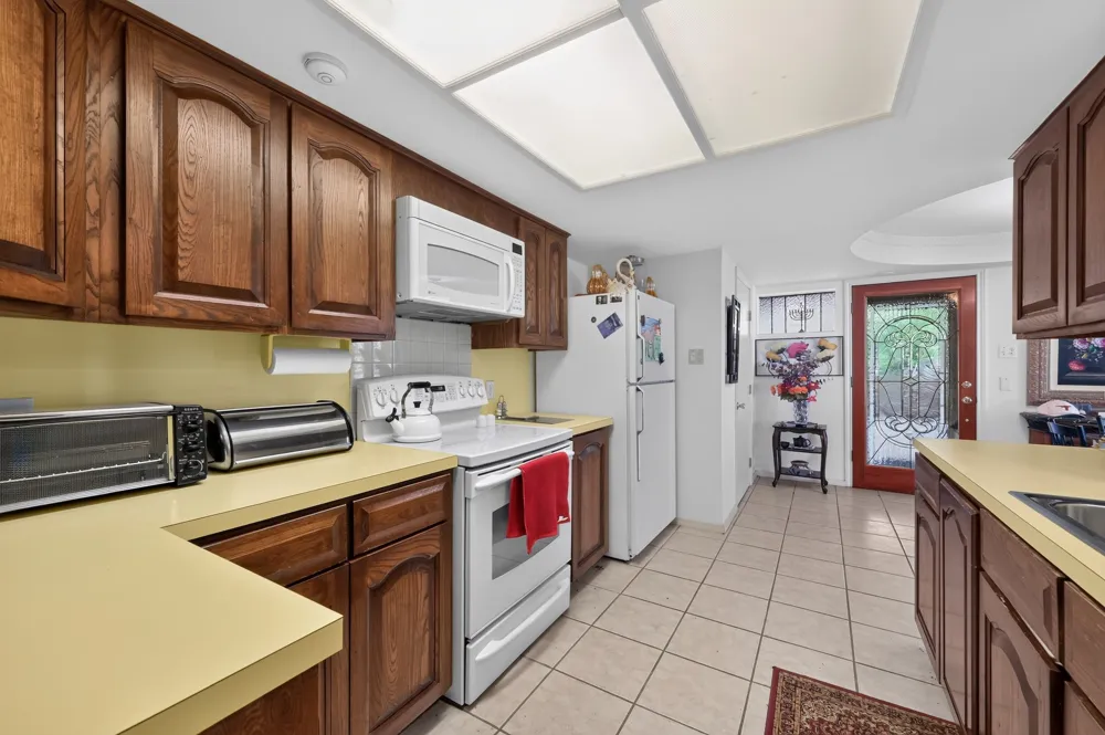 7044 Comanche Trail Austin, TX 78732