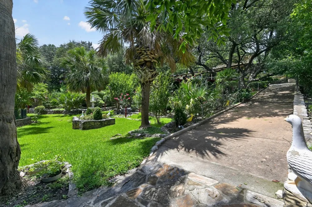 7044 Comanche Trail Austin, TX 78732