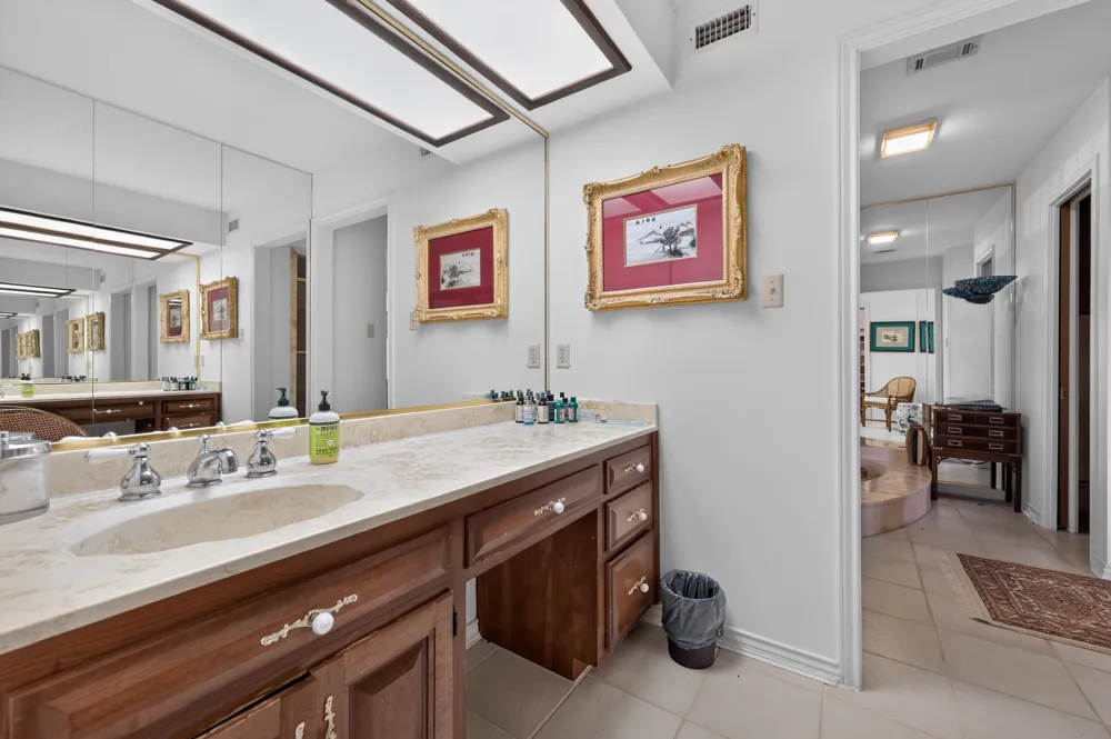 7044 Comanche Trail Austin, TX 78732