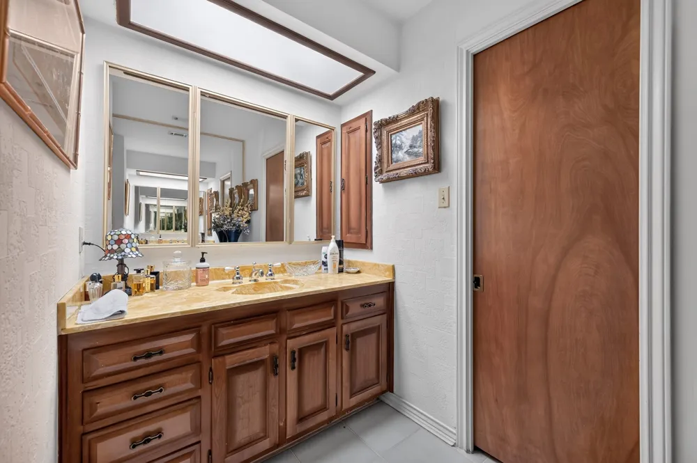 7044 Comanche Trail Austin, TX 78732