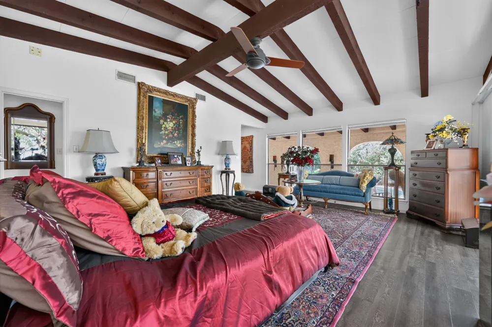 7044 Comanche Trail Austin, TX 78732