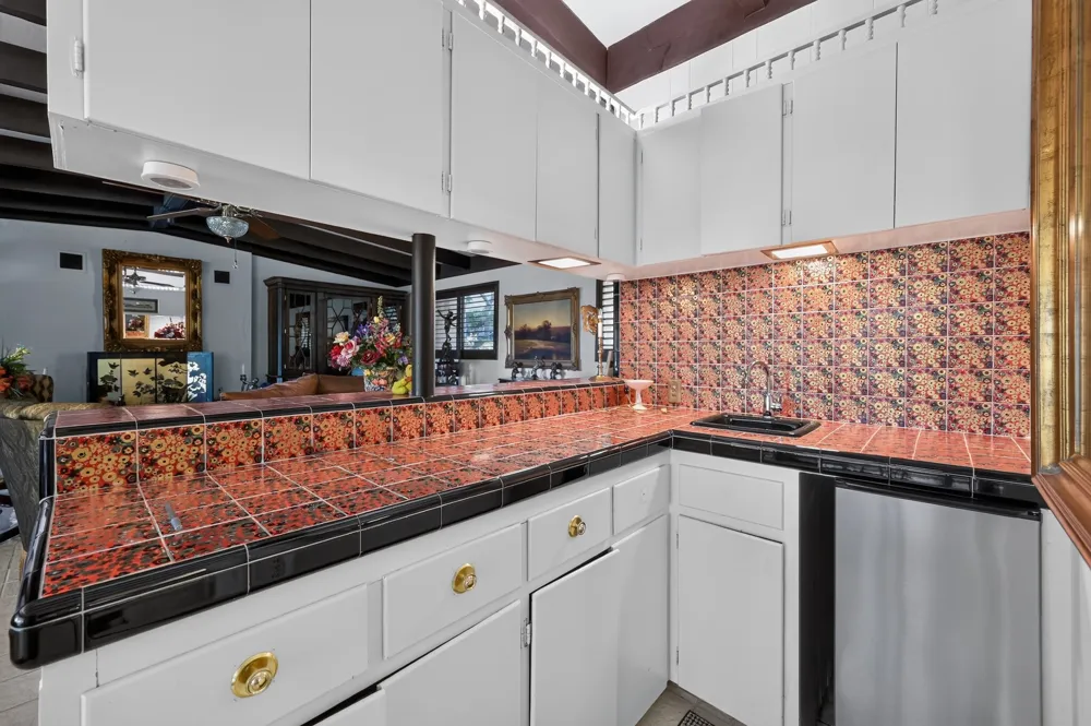 7044 Comanche Trail Austin, TX 78732