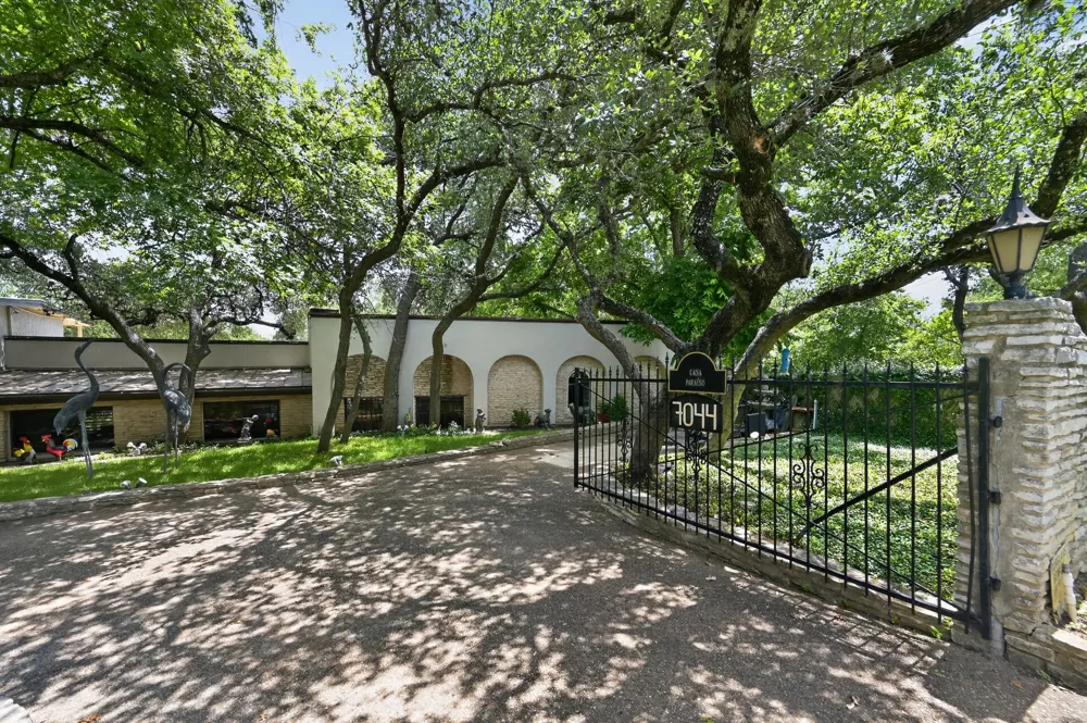 7044 Comanche Trail Austin, TX 78732
