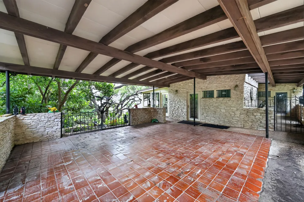 7044 Comanche Trail Austin, TX 78732