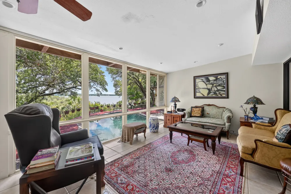 7044 Comanche Trail Austin, TX 78732