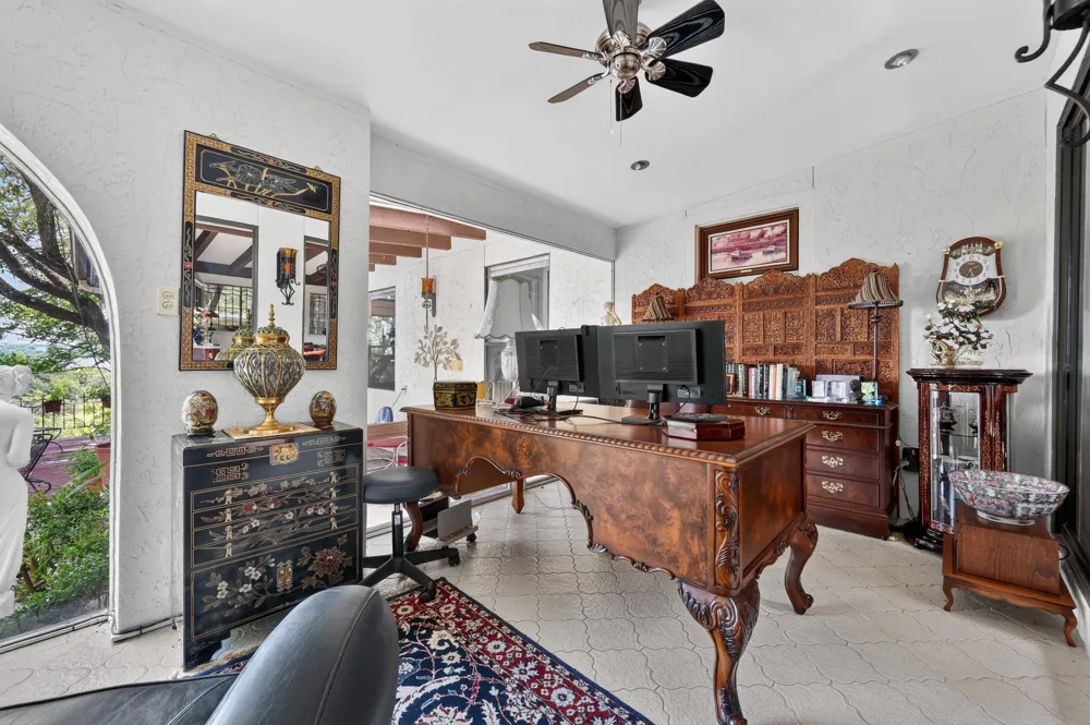 7044 Comanche Trail Austin, TX 78732