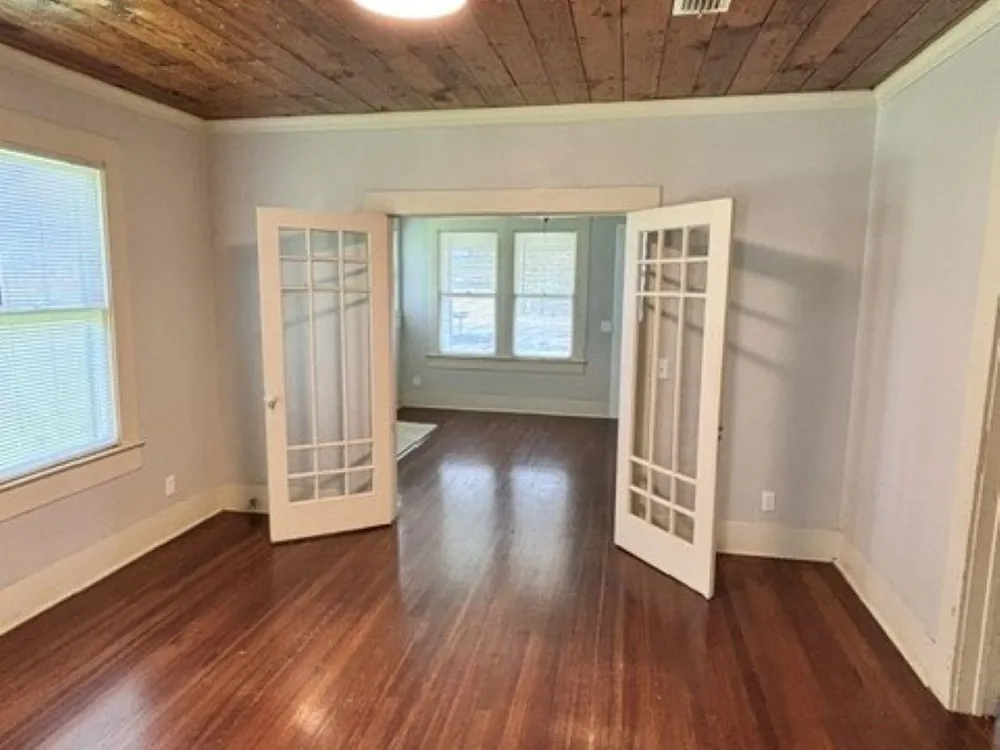 927 N Franklin Street La Grange, TX 78945