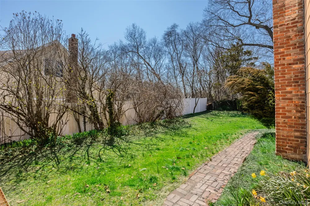 26 Allegheny Drive E Farmingville, NY 11738