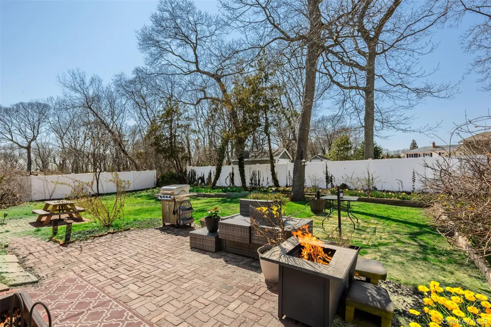 26 Allegheny Drive E Farmingville, NY 11738